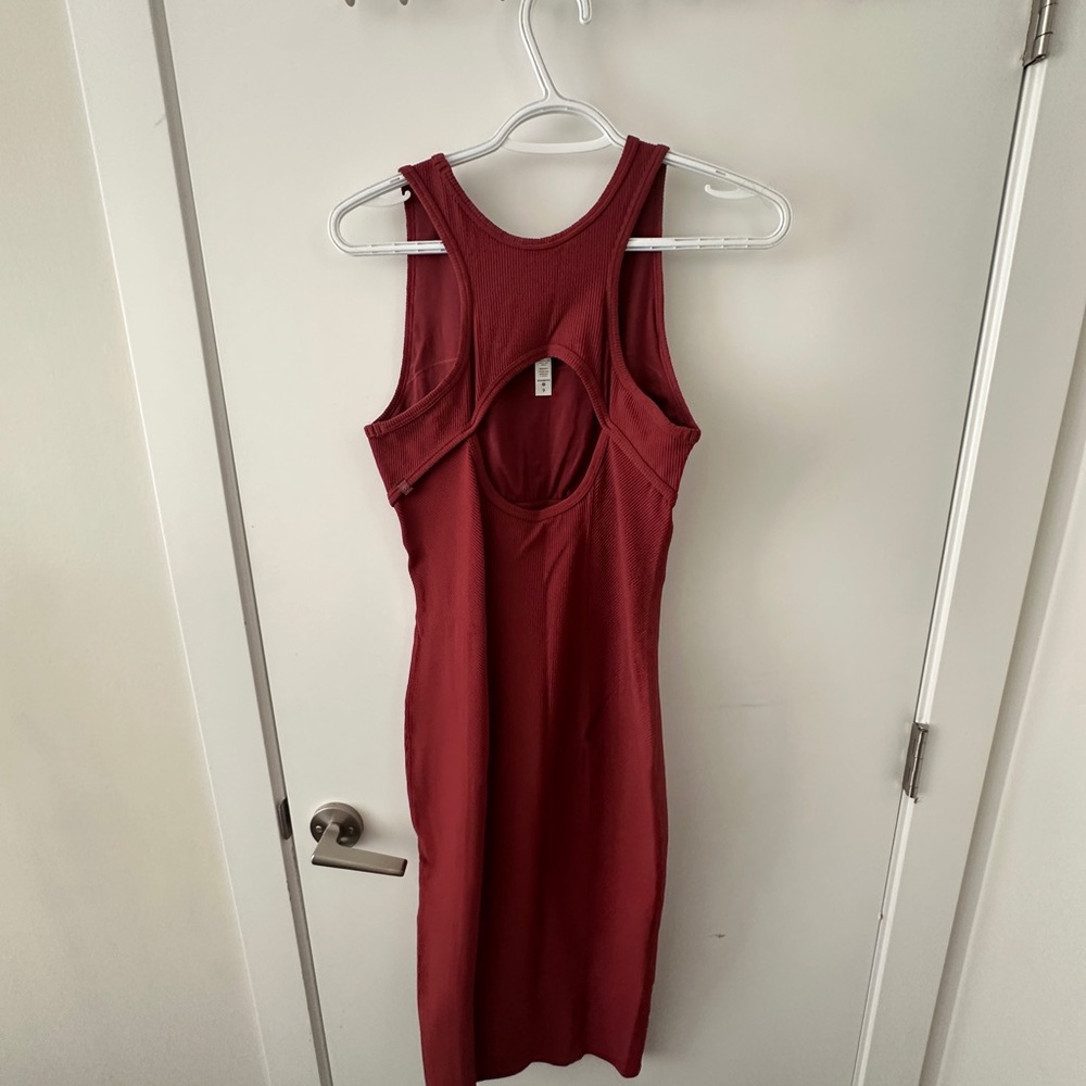 Lululemon - Fitted Midi Dress - Picture 3 of 3